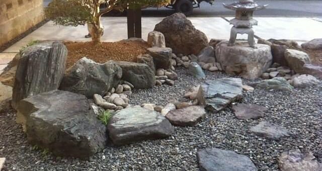 既存の石組みを残しつつ、新たに組み直しました。