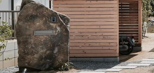 美濃石の大判で、門柱を製作しました。