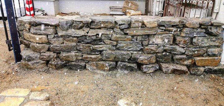 ボーダーストーンの小端積み