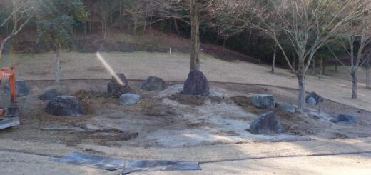 東建塩河カントリー倶楽部の石組に使う庭石を配達して来ました。