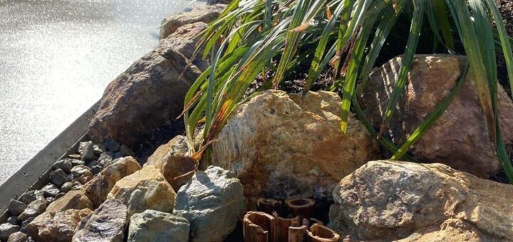 岐阜石割栗石50ー200mmを使った庭