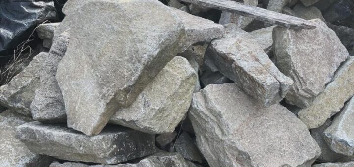 気良石小端　ここ数年で大変人気となっている石です。