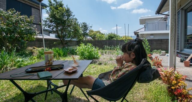 「【完全ガイド】庭キャンプの魅力と始め方 – デザイン、アイデア7選